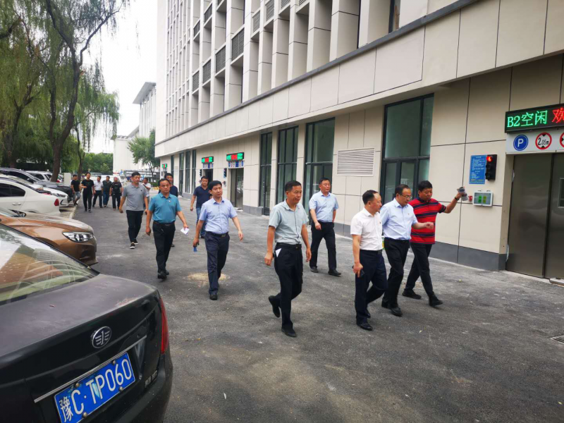 洛陽(yáng)市委常委、市政府黨組成員魏建平 督導(dǎo)調(diào)研我市城市停車(chē)場(chǎng)重點(diǎn)項(xiàng)目建設(shè)工作