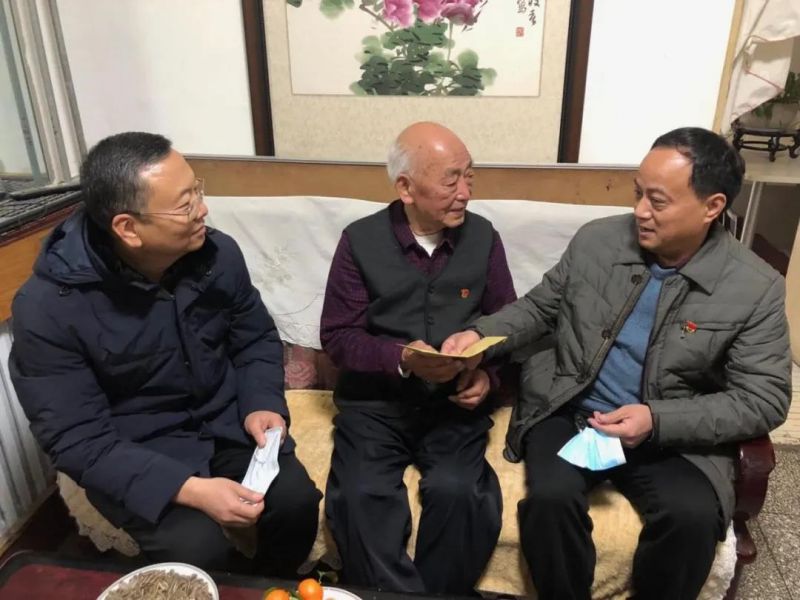 弘義集團開展春節(jié)前走訪慰問生活困難黨員、老黨員、老干部活動